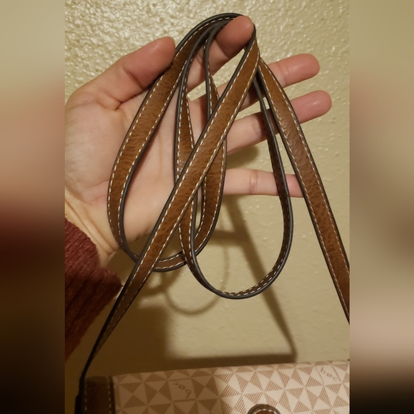 b.o.c crossbody wallet - Picture 9 of 10